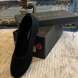 Danskin Women's Spirit Round Toe Sneakers